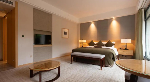 Номер Deluxe InterContinental Heilong Lake by IHG
