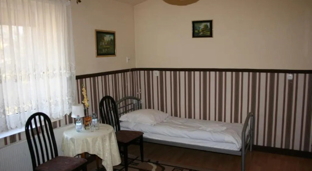 Кровать в общем номере Hotel Komfort Inn - Dwór Hubertus