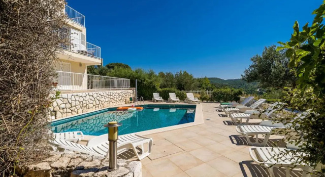 Comfort 1-Bedroom Apartment with Pool & Sea view, Забронировать Апартаменты/квартира Отели Цавтат с парковкой, рядом с Пляж Цавтат, Парковка