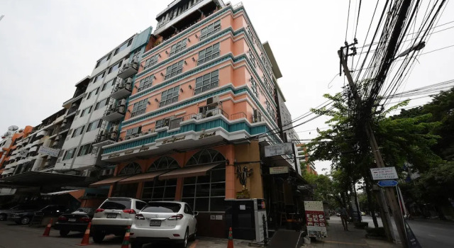 72 Ekamai @ Sukhumvit Hotel
