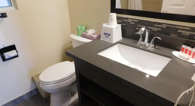 Номер Standard Days Inn by Wyndham Monterey-Fishermans Wharf Aquarium
