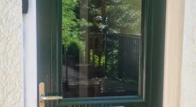 Kilmun Court Cottage, Забронировать Дом для отпуска Отели Glasgow & The Clyde Valley с парковкой, Парковка