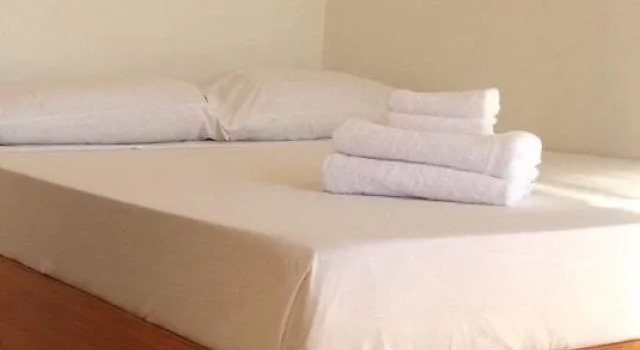 Cherry's Courtyard Hotel Nacpan