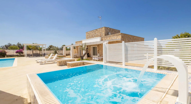Locazione Turistica Malaspina Luxury Pool, Book Hotel Capilungo Salento