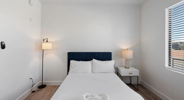 Апартаменты Deluxe Upscale Stay w Heated Pool 8mins to ASU