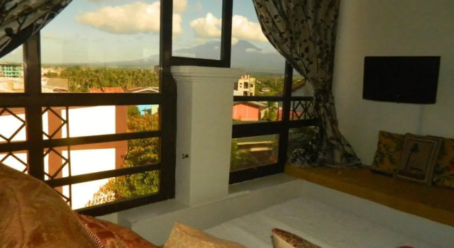 Коттедж с красивым видом из окна The Saint Joseph Residential Suites