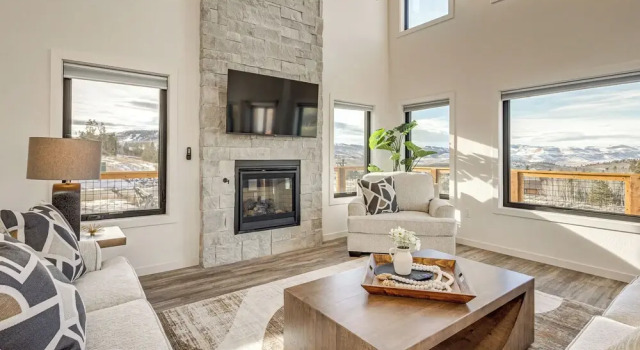 1 Mi to Granby Ranch: Luxe Home w/ Mtn Views!, Забронировать Дом для отпуска Грэнби Rocky Mountain National Park, рядом с Quick Draw Express