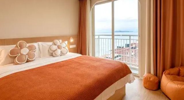 Семейный люкс с 4 комнатами Akana La Orange Sea Sunset Boutique Hote