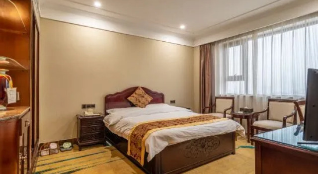 Люкс Business Thank Inn Plus hotel He'nan Zhoukou Chuanhui District Red Star Macalline