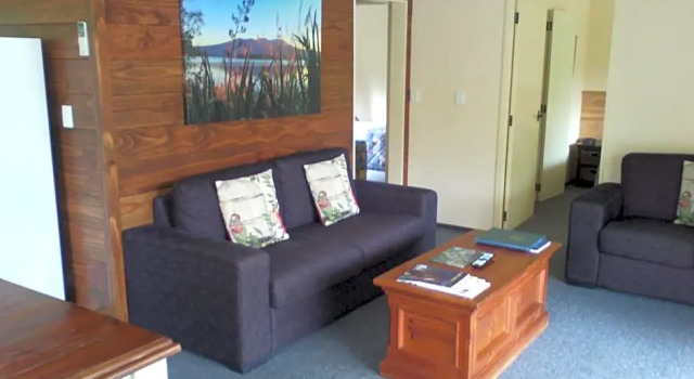 Creel Lodge, Забронировать Отель Отели Lake Taupo 4 звезды, 4*