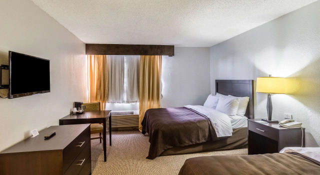 Четырёхместный номер Standard Clarion Inn near McAllen Airport