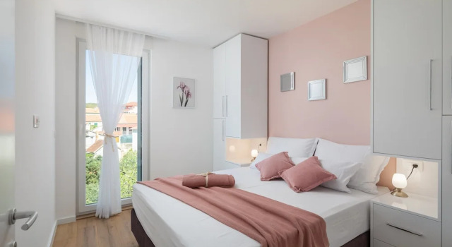Luxury Apartment Dreams in Okrug With Swimming Pool sea View Wifi Parking