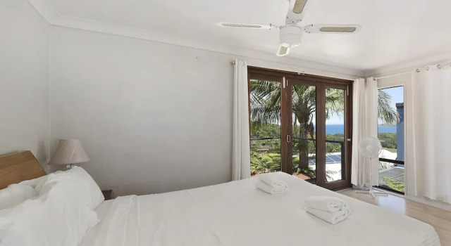 Коттедж McAuleys Beach House