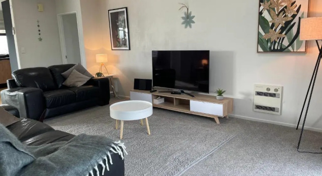 Modern apartment- rural outlook, central Cambridge