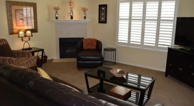 303 Casa Bella 2 Bedroom Condo by Redawning