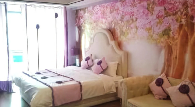 2513 Serviced Apartment