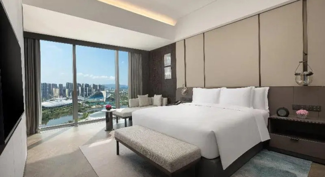 Люкс Standard Crowne Plaza Jiangmen Binjiang by IHG