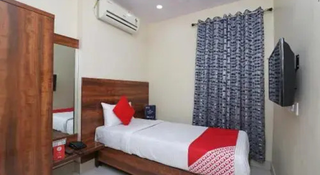 hotel cloud 9, Prenota Hotel Durgāpur West Bengal
