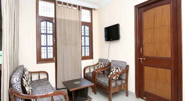 OYO 11905 Home Royal View Sec 6