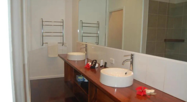Люкс рядом с пляжем Barrier Beach Resort