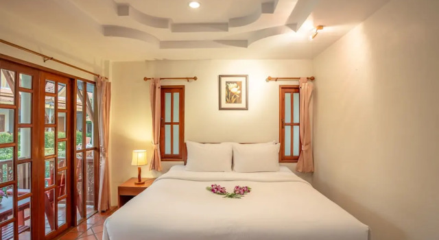 Двухместный номер Deluxe с балконом Bangtao Village Resort - SHA