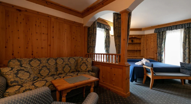 Полулюкс с балконом Hotel Isolabella Wellness