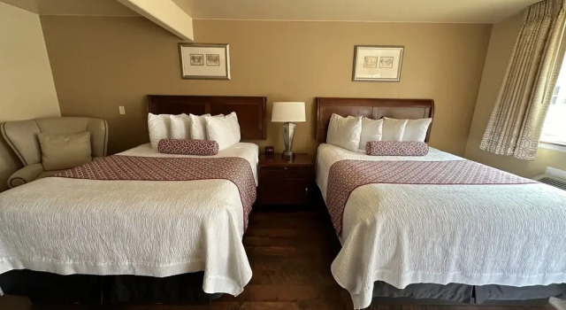 Шестиместный люкс с 2 комнатами Abram Inn & Suites