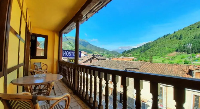 Четырёхместный номер Standard с видом на горы Hosteria Picos De Europa