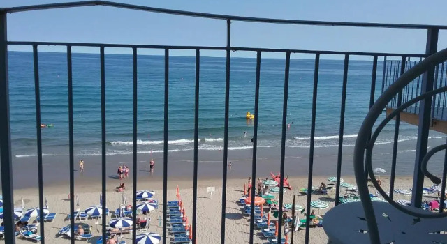 Двухместный номер Standard с балконом и с видом на море Hotel Tirreno