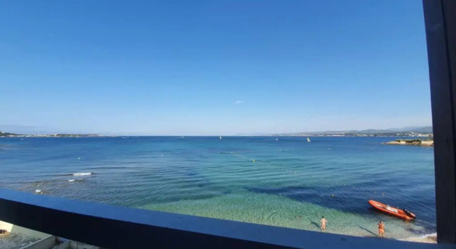 Апартаменты Miramare appartement pieds dans l eau vue mer féerique 180° féerique