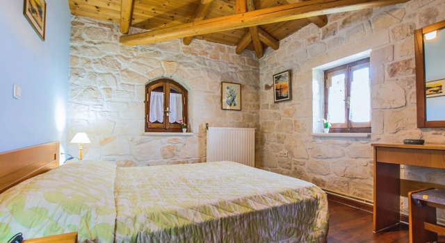 The Vivian - Luxury Stone Villa