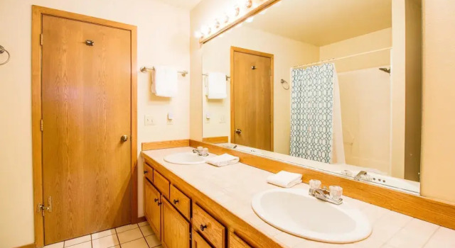 Huoneisto Skyline Condo 13