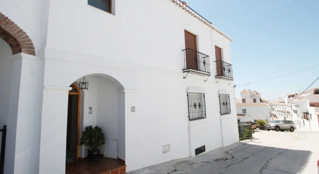 1061 Studio de la Torre