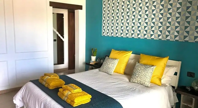 Kalufa Surf House, Book Hotel Tinajo 