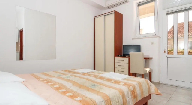Студия Apartments & Rooms Konoba Tomić