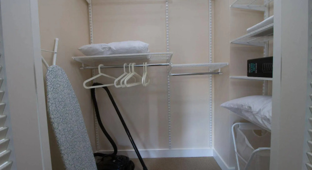 Heaven on Washington Fully Furnished Apartments, Забронировать Апартаменты/квартира Отели Вашингтона с парковкой, рядом с Brigadier General Count Casimer Pulaski Statue, Парковка