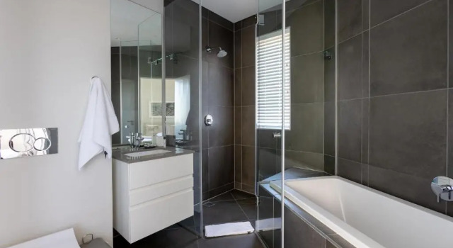 Апартаменты с 2 комнатами Axis Luxury Apartments by Century City Hotels