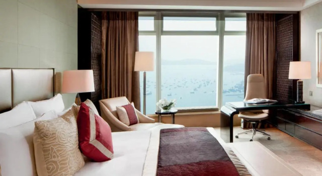Двухместный номер Deluxe с видом на море The Ritz-Carlton, Hong Kong