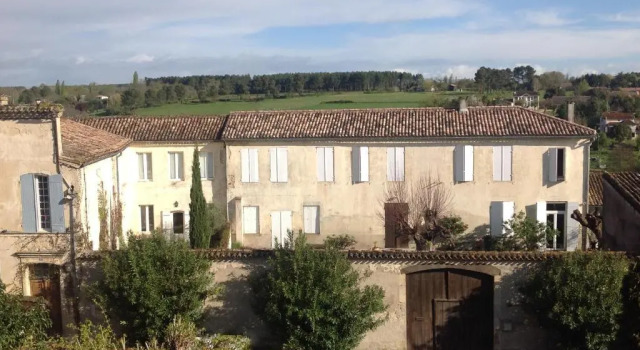 LE CLOS DE LA CATHEDRALE, Забронировать Отель Базас 