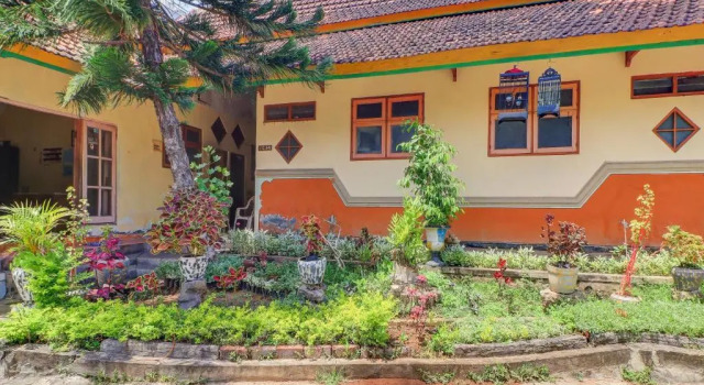 OYO 91042 Hawaina Hotel, Book Hotel Hotels in Buleleng with a Pool, Swimming Pool