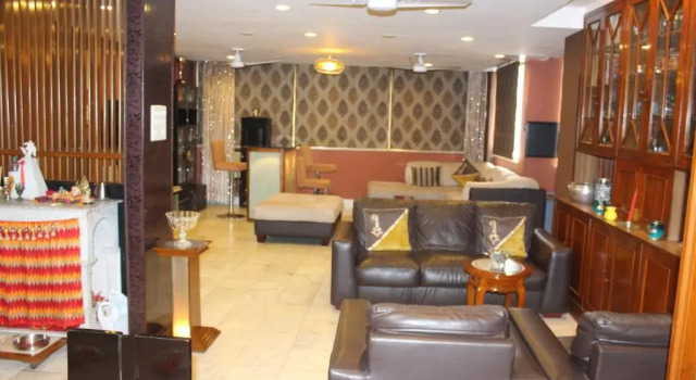 Service Apartments, Park Street, Calcutta, Забронировать Апартаменты/квартира Недорогие отели Калькутты, рядом с The Asiatic Society, недорого