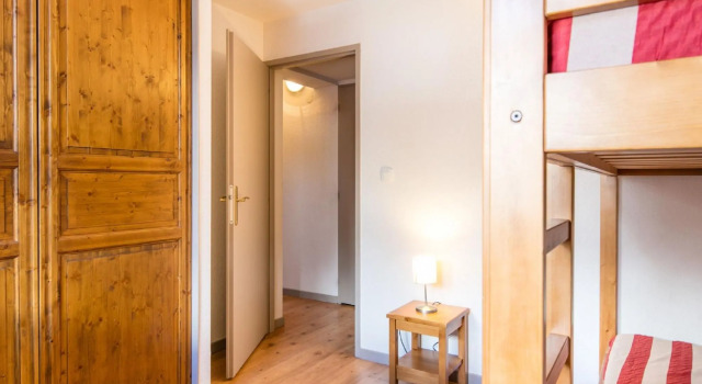 Large apartment with a view near the ski slope of Valloire