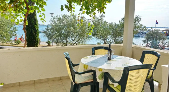 Апартаменты Charming Apartment in Vrsi Mulo, Great Place in Dalmatia for Family Vacation