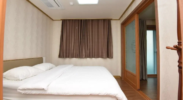 Daewoo Business Hotel