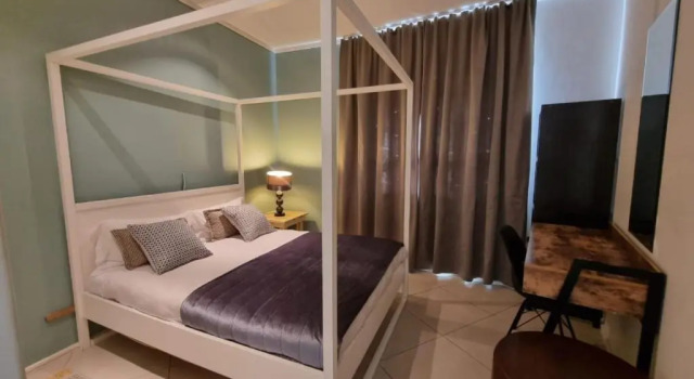 Апартаменты Accommodation Front - The Quays 503 - 6 Sleeper Across the Beachfront