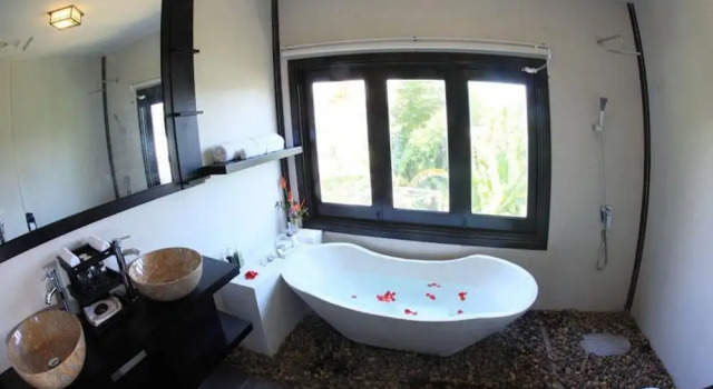 Семейный номер Standard East West Villa