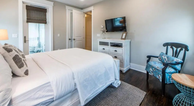 Off the Beachin' Path - 4BR Home with Golf Cart, 4 Bikes and Great Amenities!