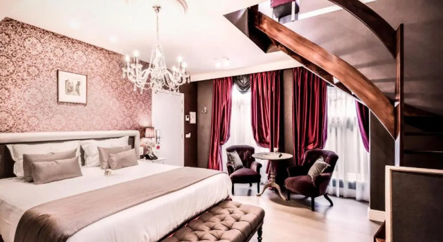 Четырёхместный семейный номер Standard Дуплекс Boutique Hotel De Castillion