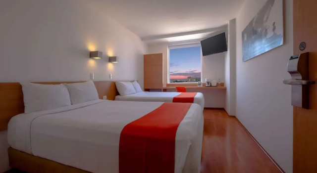 Четырёхместный номер Standard Sleep Inn Leon Antares
