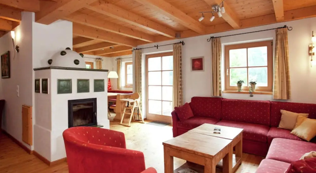 Chalet for 10 People With Access to the Swimming Pool